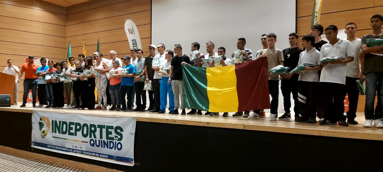 GOBIERNO DEL QUINDÍO ARQUITECTO DEL CAMBIO APOYANDO EL DEPORTE REGIONAL